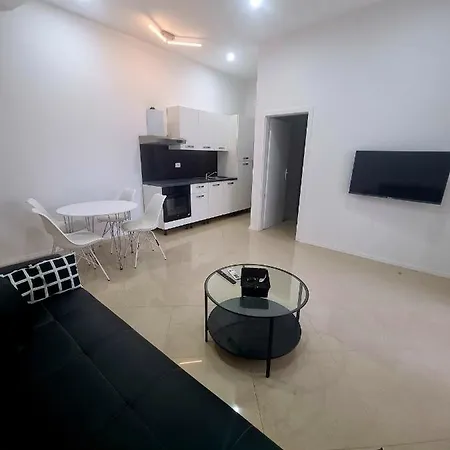 Bass Apartment *