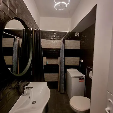 Bass Apartment *
